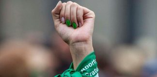 supporter of decriminalizing abortion in Mexico