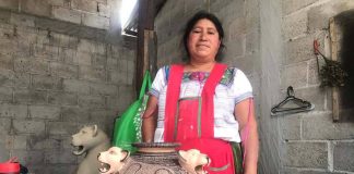 artisan Juana Gomez Ramirez