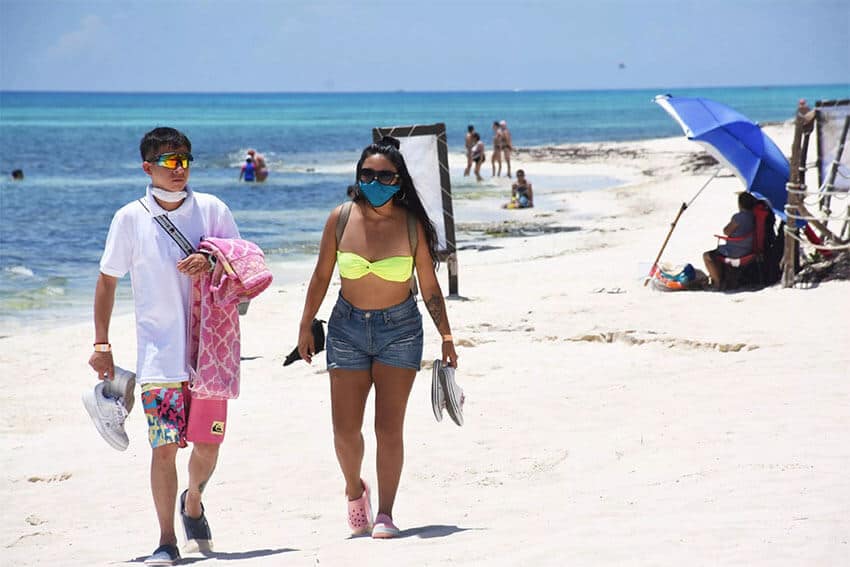 As of Tuesday, face masks will no longer be mandatory in Quintana Roo's outdoor public areas.