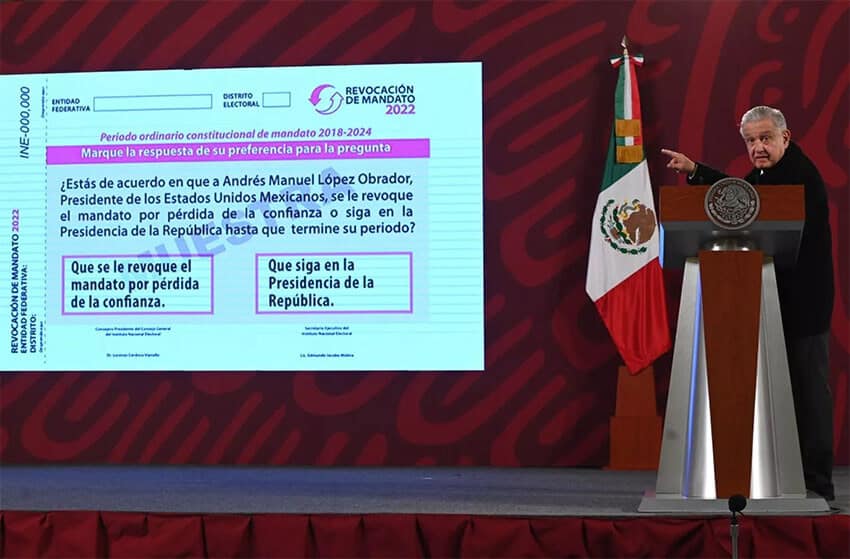 President López Obrador shared and discussed the phrasing of the referendum question at an early February press conference.