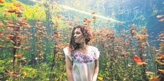 Camila Jaber in the short film Yo soy cenote by Dan Verhoeven.