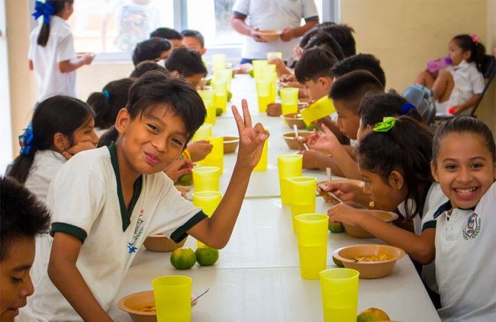 Students at a full-time school in Yucatán.