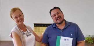 Kami Lee Robb owner of Vino Vallarta, Mexico