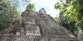 Dzibanché's Temple of the Owl.