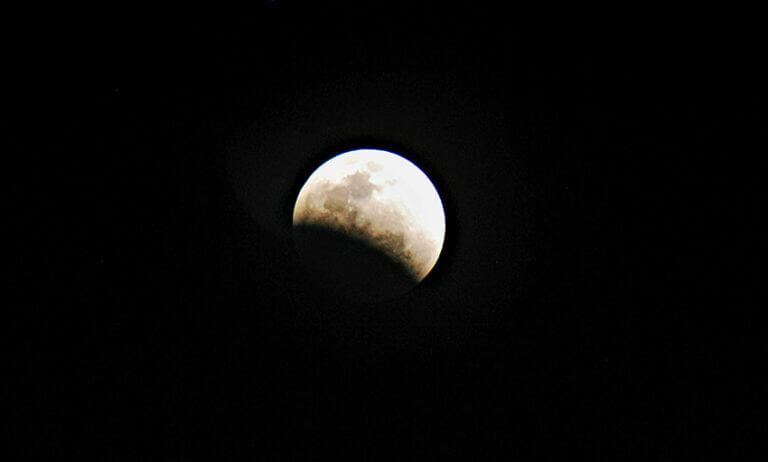 Lunar eclipse: Yucatán tradition saves moon from ‘being eaten’ Lunar eclipse: Yucatán tradition saves moon from ‘being eaten’