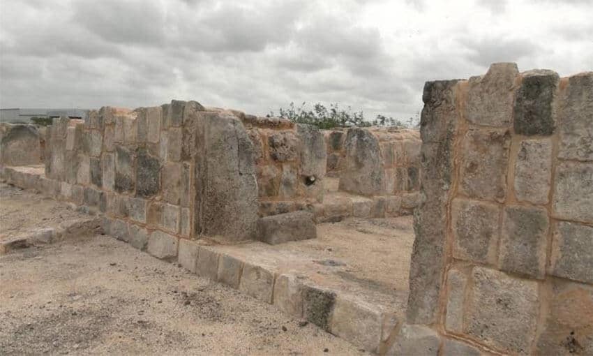Researchers found both palaces and humble stone dwellings, indicating the presence of various social classes in the city.