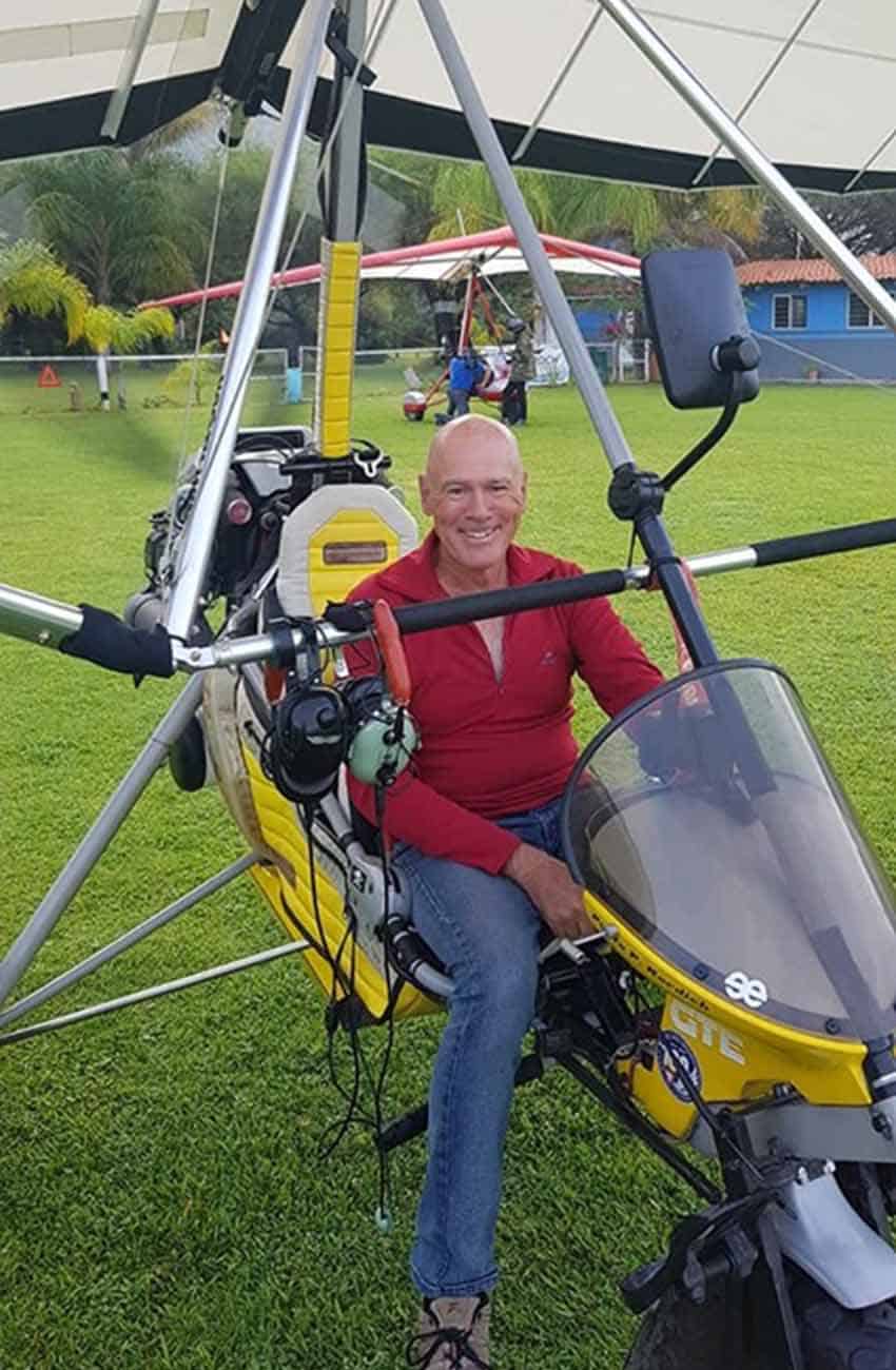 Hang gliding pilot at Kordich Air Sports, Jalisco