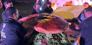 Mexico's biggest burger made in Mazatlan