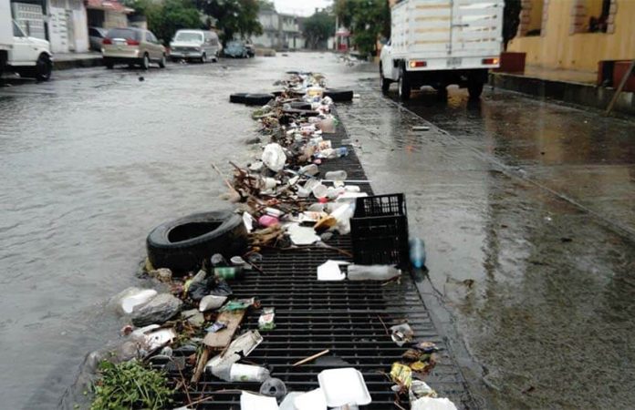 CDMX drains covered with trash