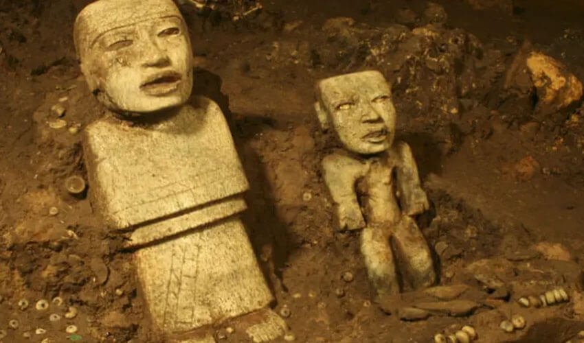 pre-Hispanic igures found at Teotihuacan in 2014