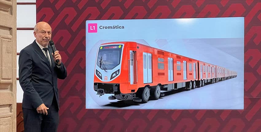 Metro Director Guillermo Calderón presents a design for the new Line 1 Metro cars.