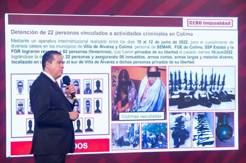 Deputy Security Minister Ricardo Mejía shares information about arrests related to the case of a recent heist in Manzanillo, Colima.