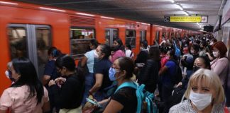 Line 1 at rush hour.