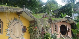 Hotel Tapasoli's burrow houses