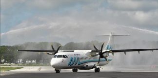 An Aeromar airplane on the runway