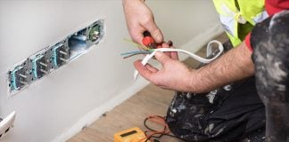 Seduced by low prices, some builders are using wiring with risks of short circuits and fires.