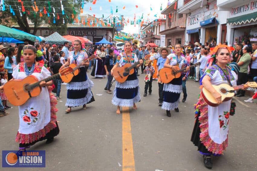 Guitars are the focus of the annual festival in Paracho, Michoacán.