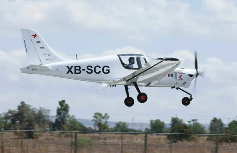 100% Mexican-designed and built plane takes its maiden flight, makes history 100% Mexican-designed and built plane takes its maiden flight, makes history