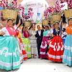 Governor Alejandro Murat and his wife (center) at the opening festivities of the Gastronomic Center of Oaxaca.