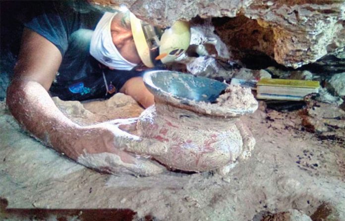 The clay pot found in Playa del Carmen