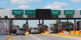 tesla border crossing lane