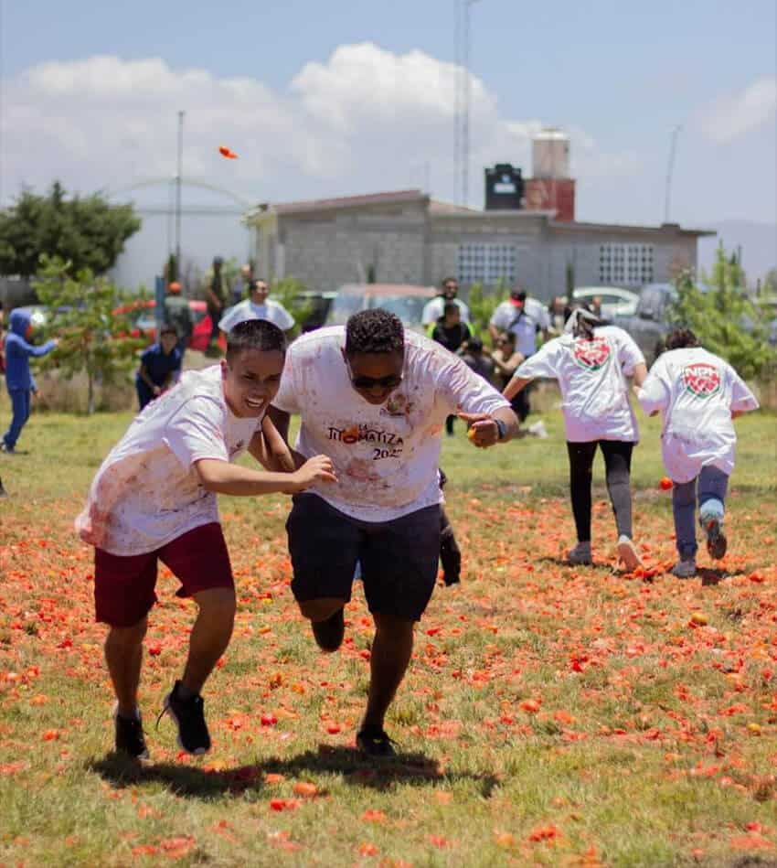 Two tomato fight participants make a run for it.