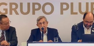 Cuauhtemoc Cardenas speaking in Mexico to Grupo Plural