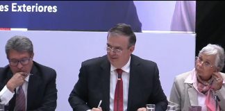 Mexican Foreign Affairs Minister Marcelo Ebrard, center