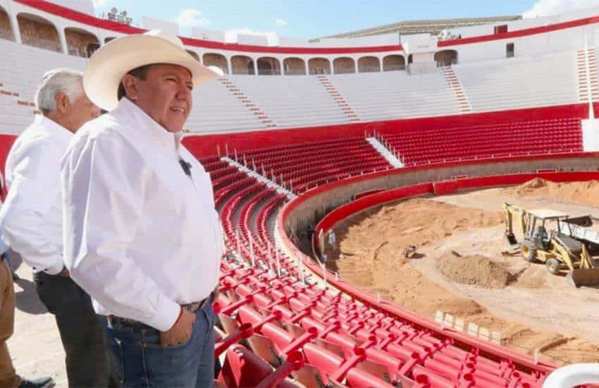 Governor of Zacatecas visiting bullfighting ring in Zacatecas city
