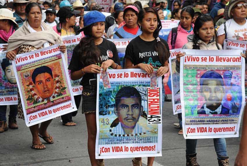 March for 43 missing Ayotzinapa teaching college students