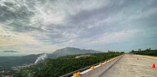 A view of the unfinished Colima-Guadalajara highway.