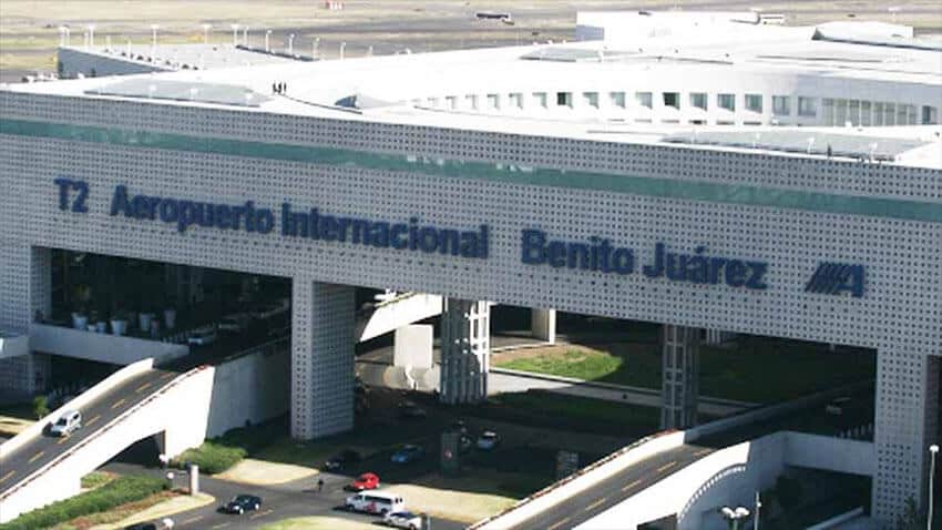 The president said that Terminal 2 of Mexico City International Airport (AICM) is sinking due to structural damage.