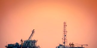 Offshore oil platform