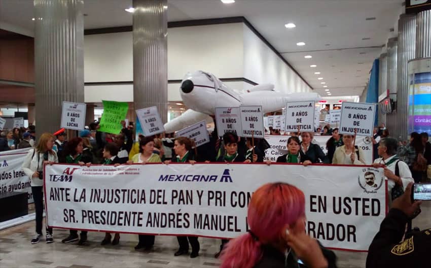 A 2018 protest by employees of the defunct airline in the Mexico City International Airport.