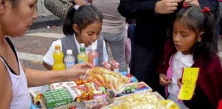 children buying junk food in Mexico