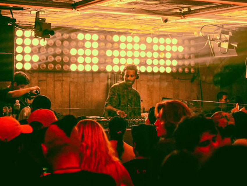 DJ Jimi Jules performing at Bar Americas in Guadalajara