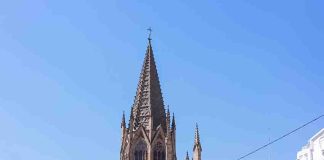 Las Ramblas Cataluna plaza in Colonia Americana