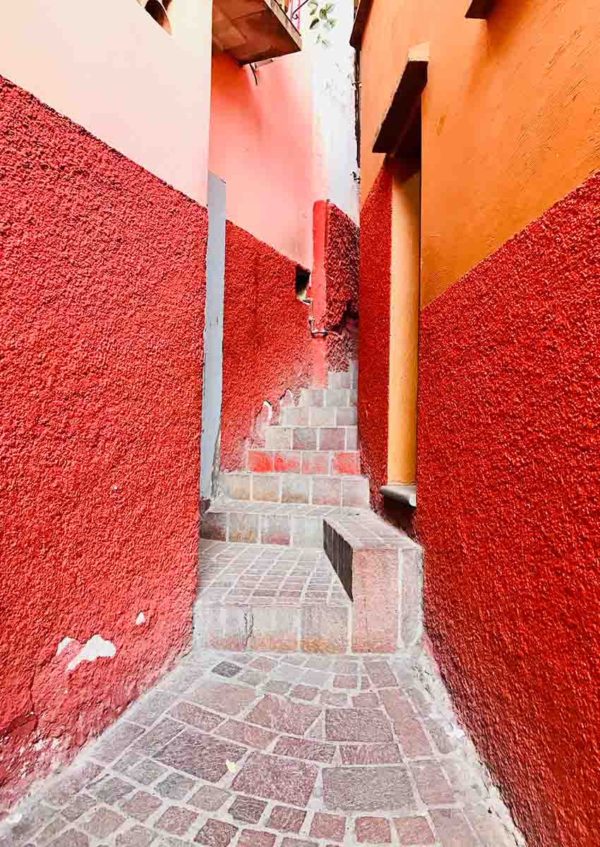 Callejon del Beso, Guanajuato City, Mexico