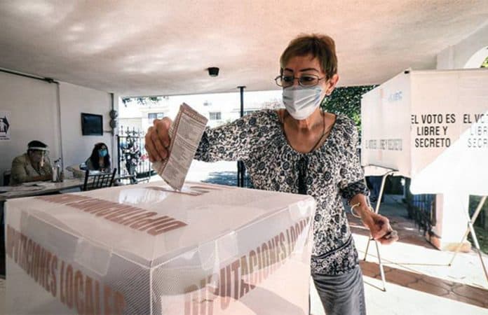 Mexican woman voting