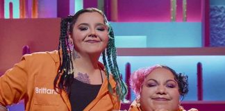 Brittani Walker (left) and Rosita Lemus, accomplished Mexican cartoneria artisans on Netflix's "Piñata Masters"