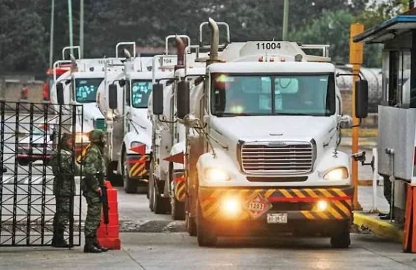 Gas transport trucks in Mexico