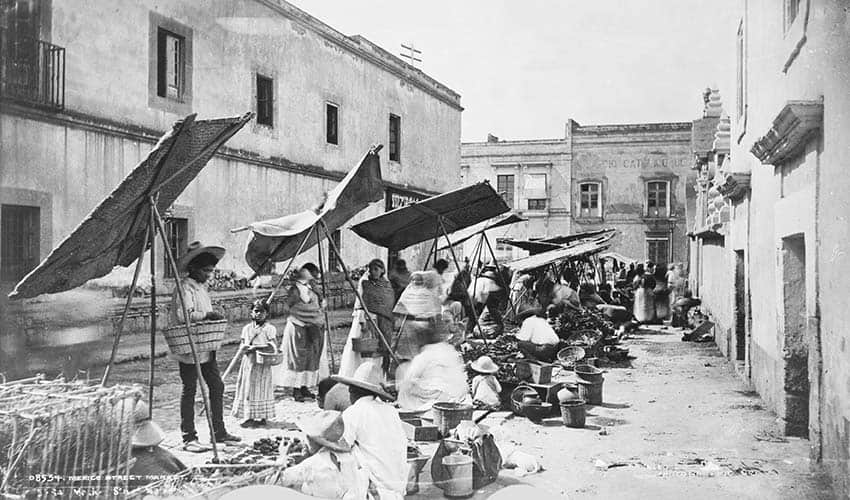 A Mexico City street market in 1885