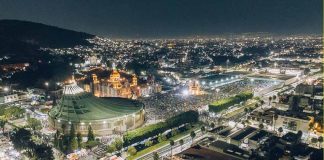 image of pilgrims at the Guadalupe Basilica in Mexico City in 2022