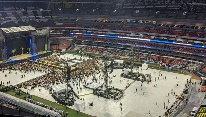 While frustrated fans were denied entry to the sold-out concert, Azteca Stadium remained half-empty.