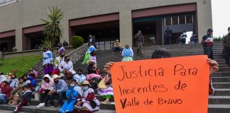Residents of San Simón de la Laguna, a small town in México state, protest the detention of six community members accused of murder, who have been awaiting trial in Valle de Bravo Penitentiary since 2018. Such dysfunction in the criminal justice system contributes to high rates of impunity.