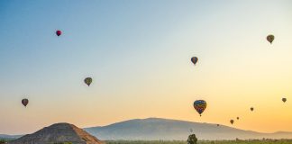 Hot air balloons over Teotihuacán