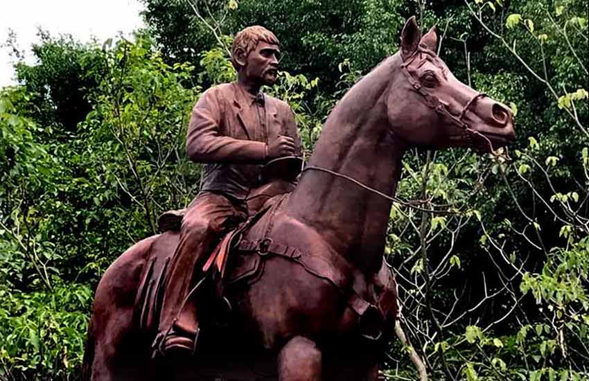 statue of Manuel Lozada in Mexico