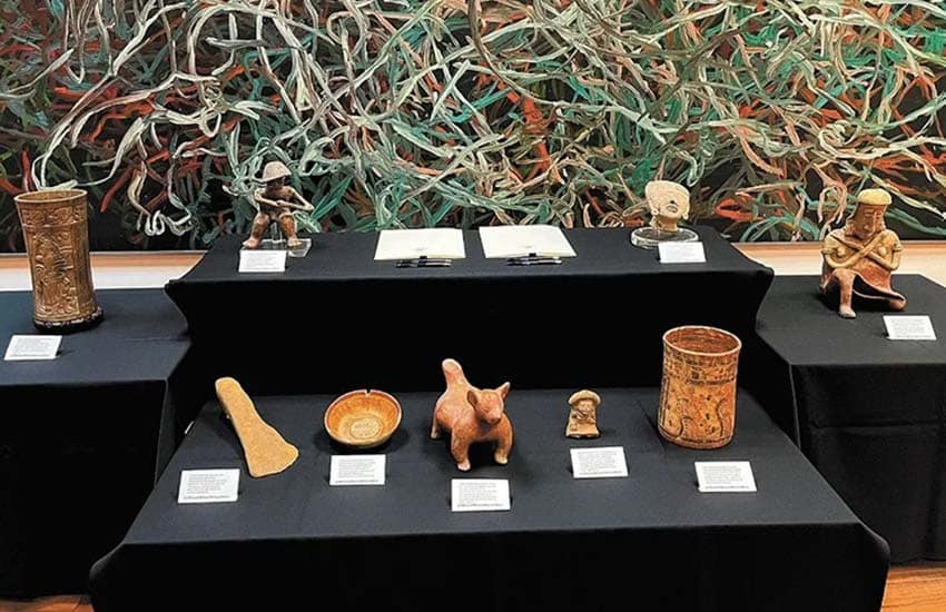2,522 pre-Hispanic artifacts stolen from Mexico recovered by Mexican consulate in Barcelona.