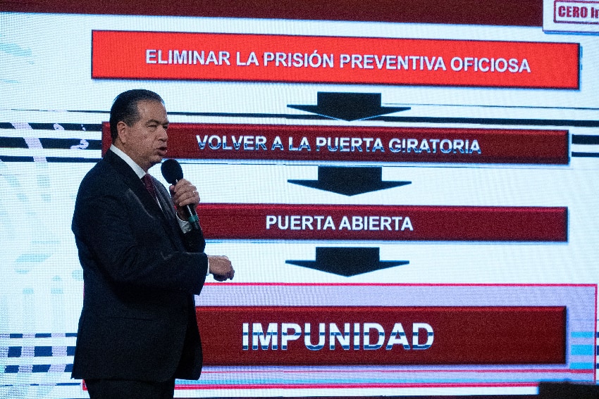Ricardo Mejía at press conference