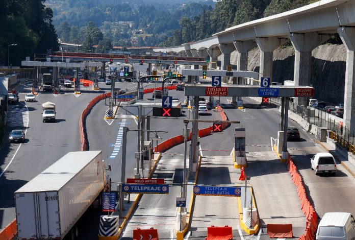 Toll on Mexico-Toluca highway